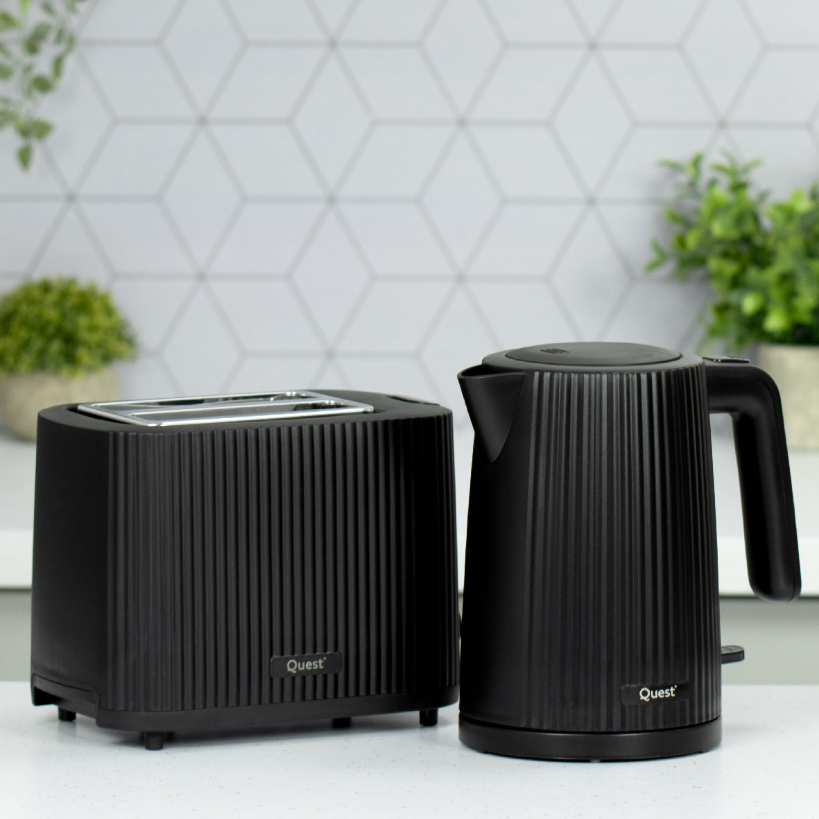 2 Slice Toaster - Black Grooved Design