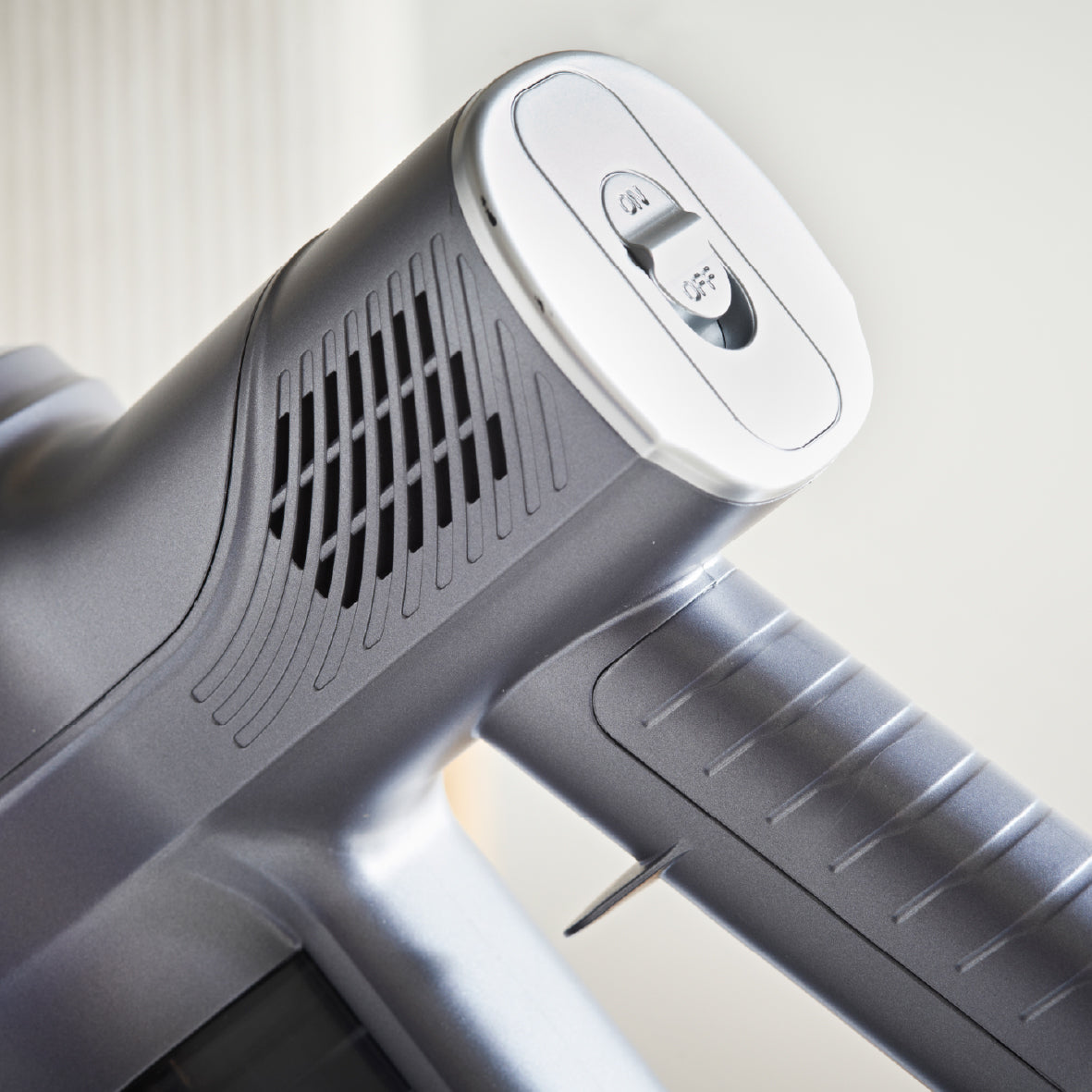 2-in-1 Handheld and Upright Vacuum Cleaner