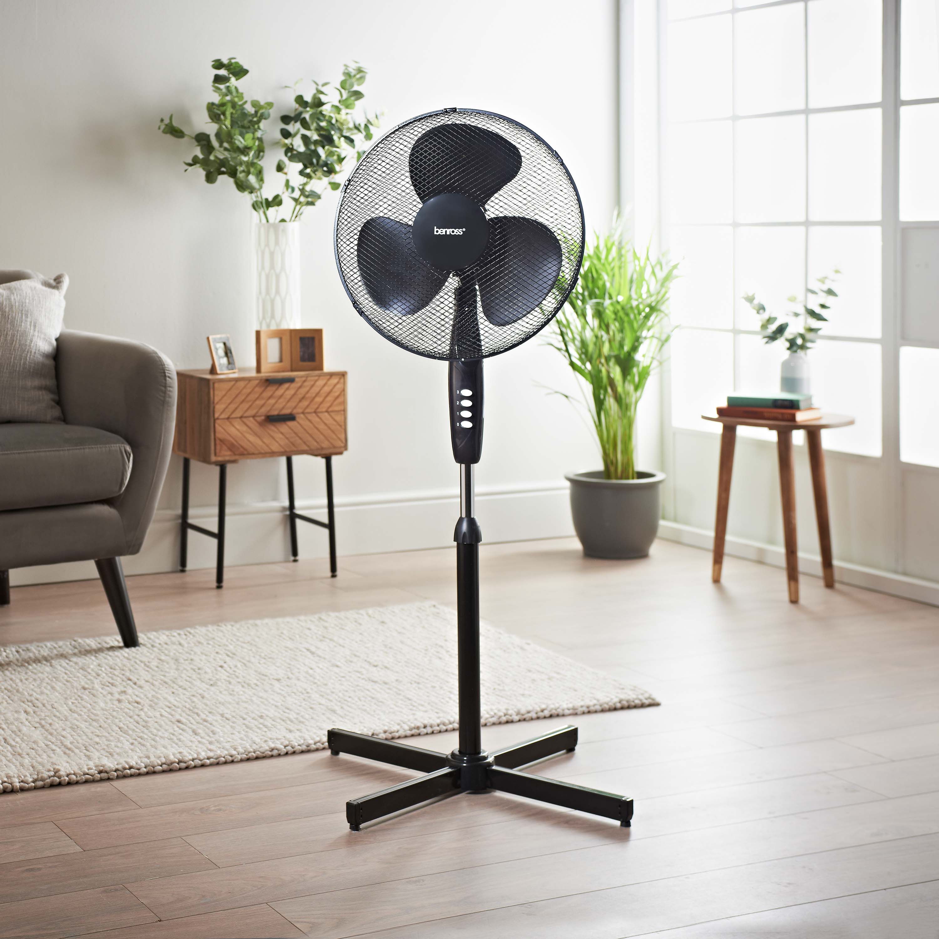 16" Oscillating Stand Fan - Black