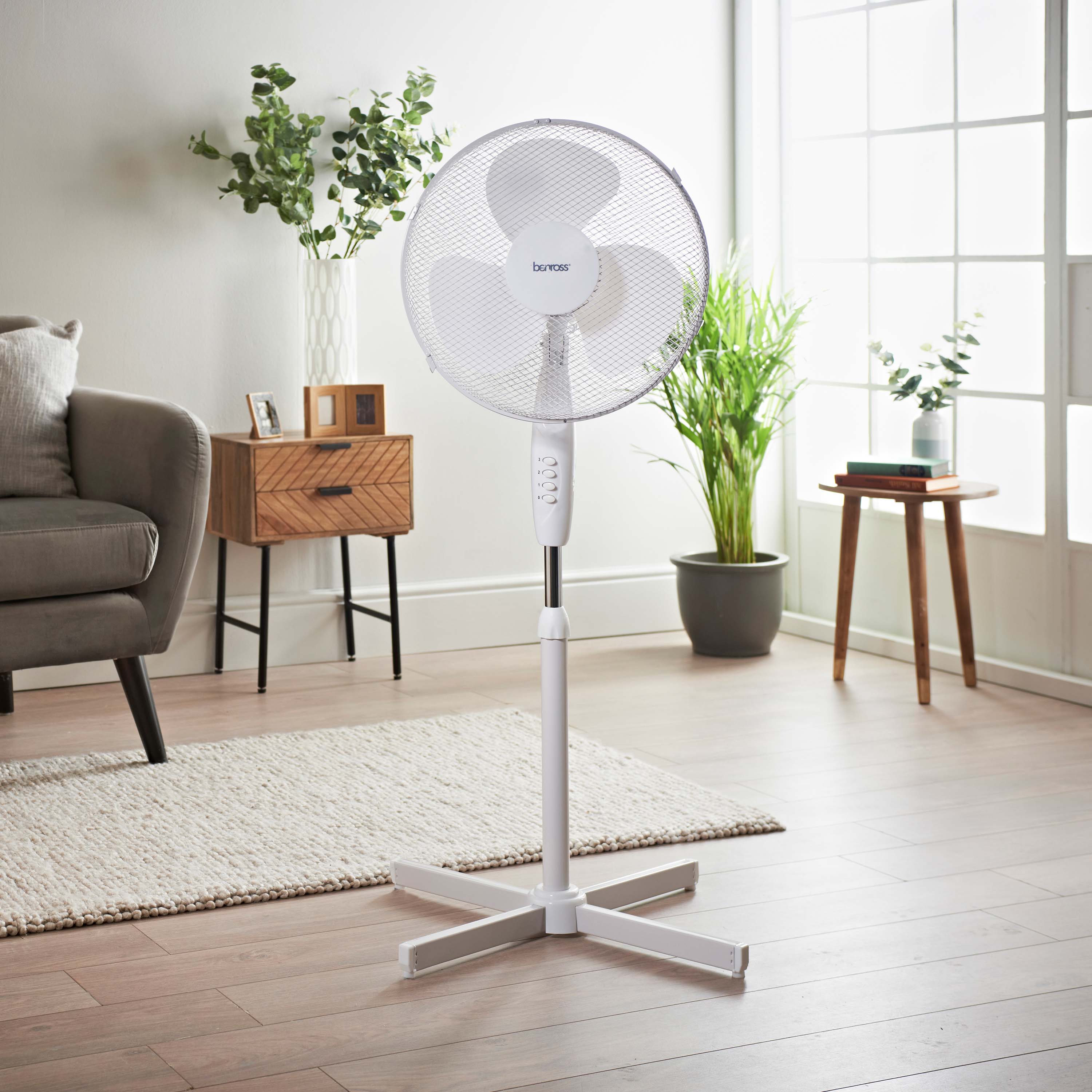16" Oscillating Stand Fan - White