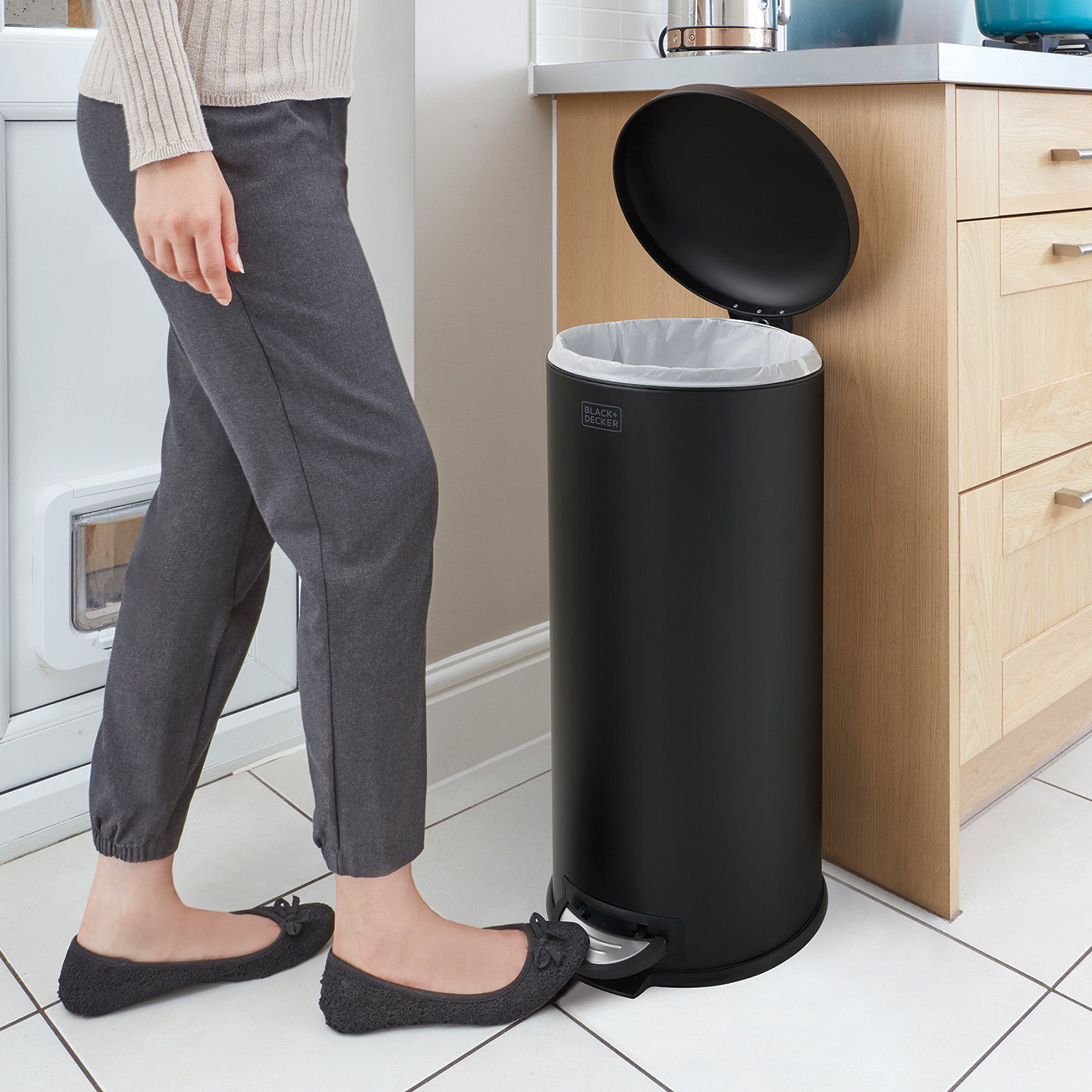 30L Dome Lid Pedal Bin - Matt Black
