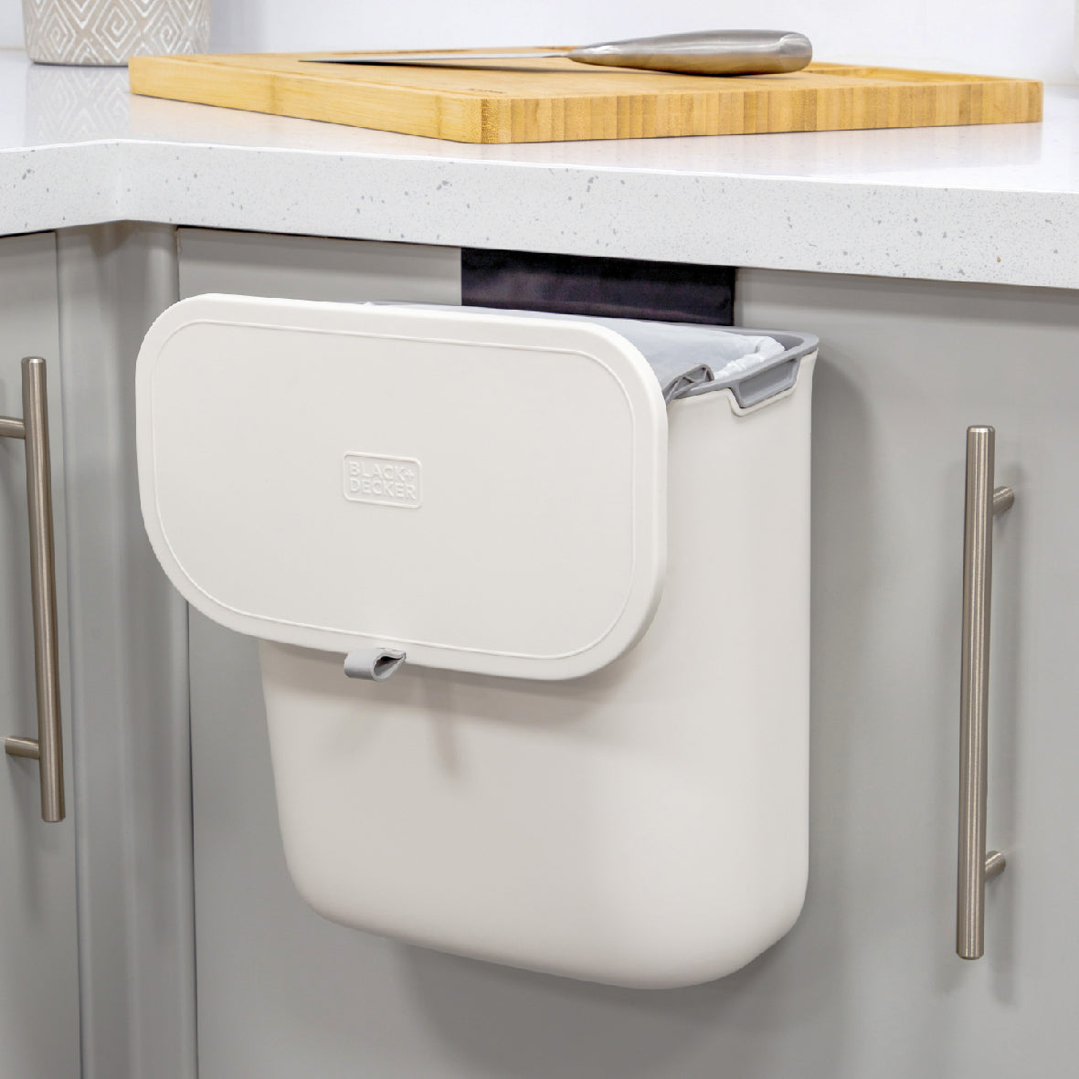 7.6L Hanging Cupboard Bin