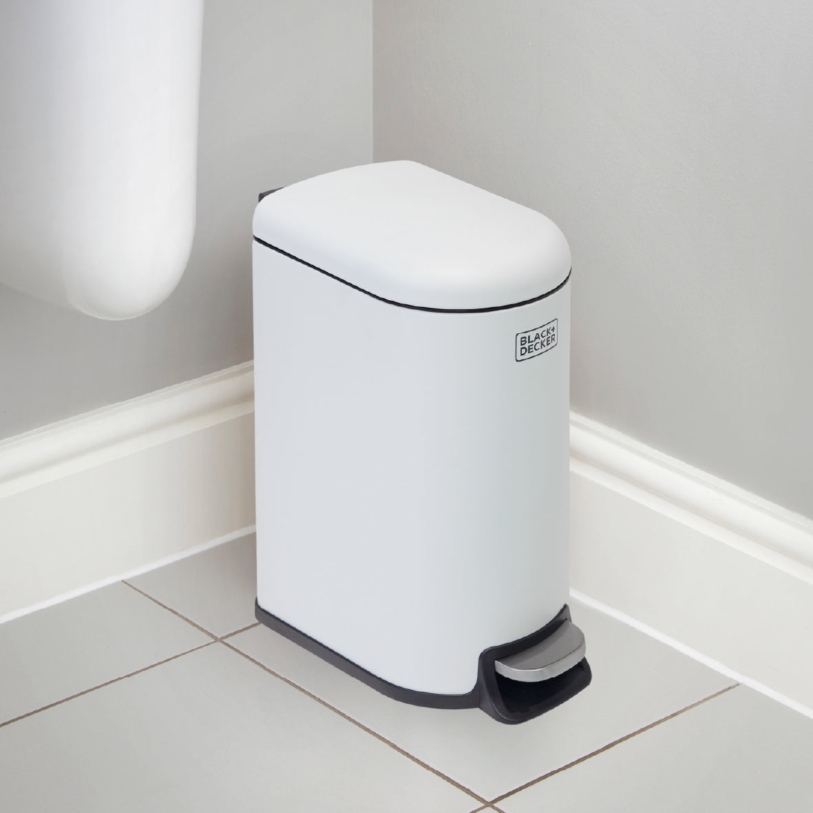 10L Curved Slimline Pedal Bin - White