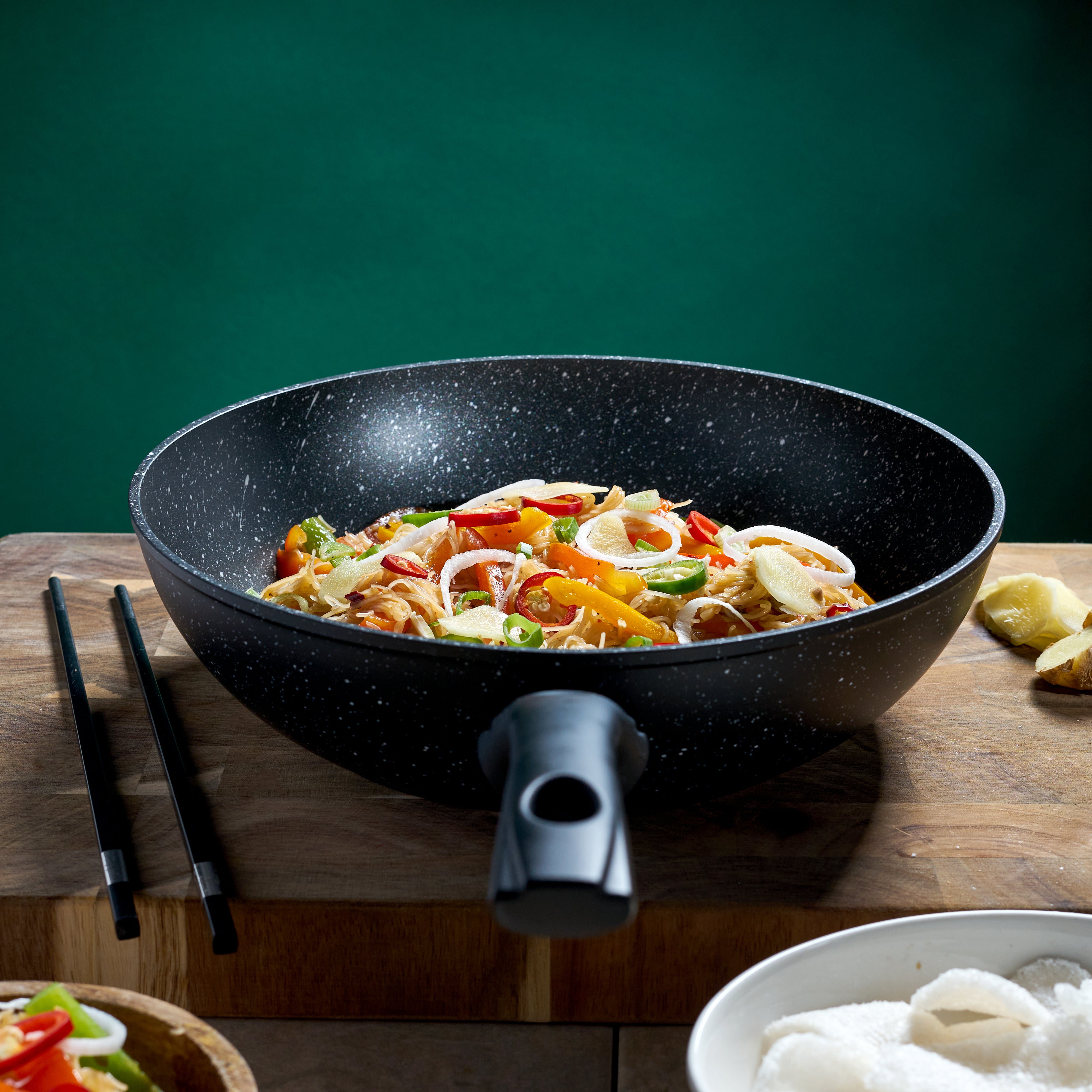 Classic 28cm Black Non Stick Wok