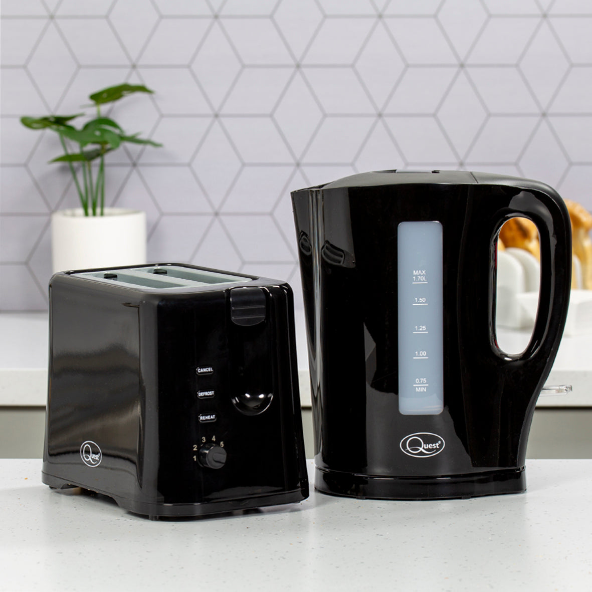 Quest Appliances 1.7L Black Kettle and Toaster Set